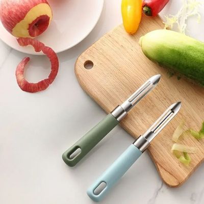 econome durable et résistant à coté d'une planche a decouper