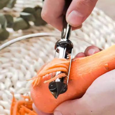 économe polyvalent pour râper les carottes