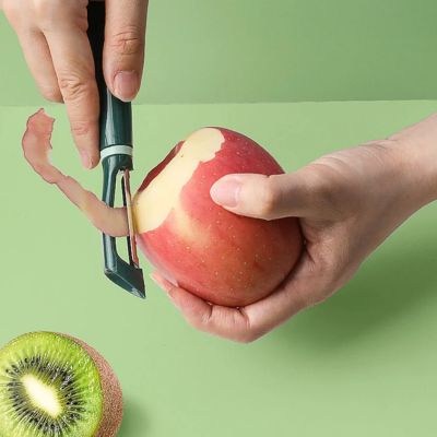 econome précis pour éplucher une pomme