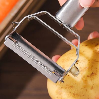 eplucheur pratique pour retirer les yeux des pommes de terre