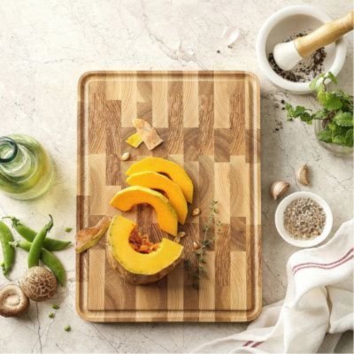 planche à découper bois de frêne polyvalente et naturelle