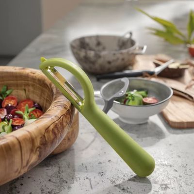 econome vert élégant et design dans une table de cuisine