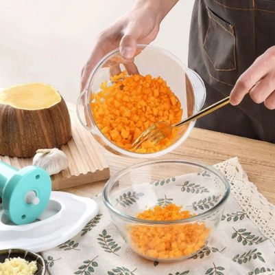 hachoir manuel carottes hachées table cuisine