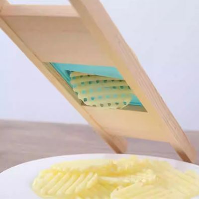 mandoline japonaise bois naturelle pommes de terre croustillantes