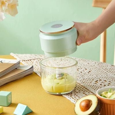 petit hachoir electrique pratique démontable facile à utiliser compote purée