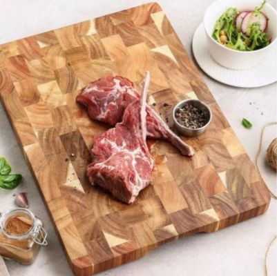 planche à découper bois acacia design pour découper la viande