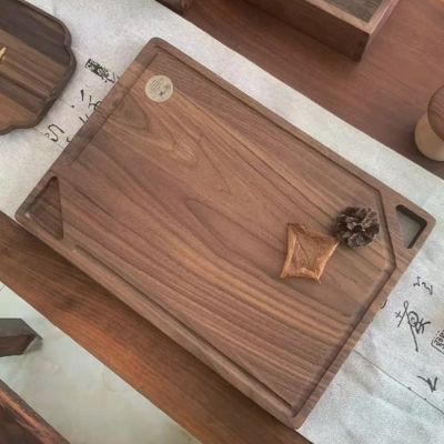 planche a découper bois massif minimaliste belle finition