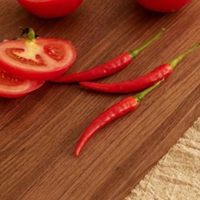 planche a decouper noyer raffinée texture lisse naturelle