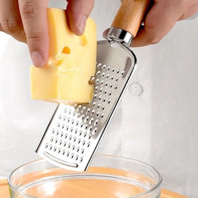 râpe a fromage inox solide poignée bois